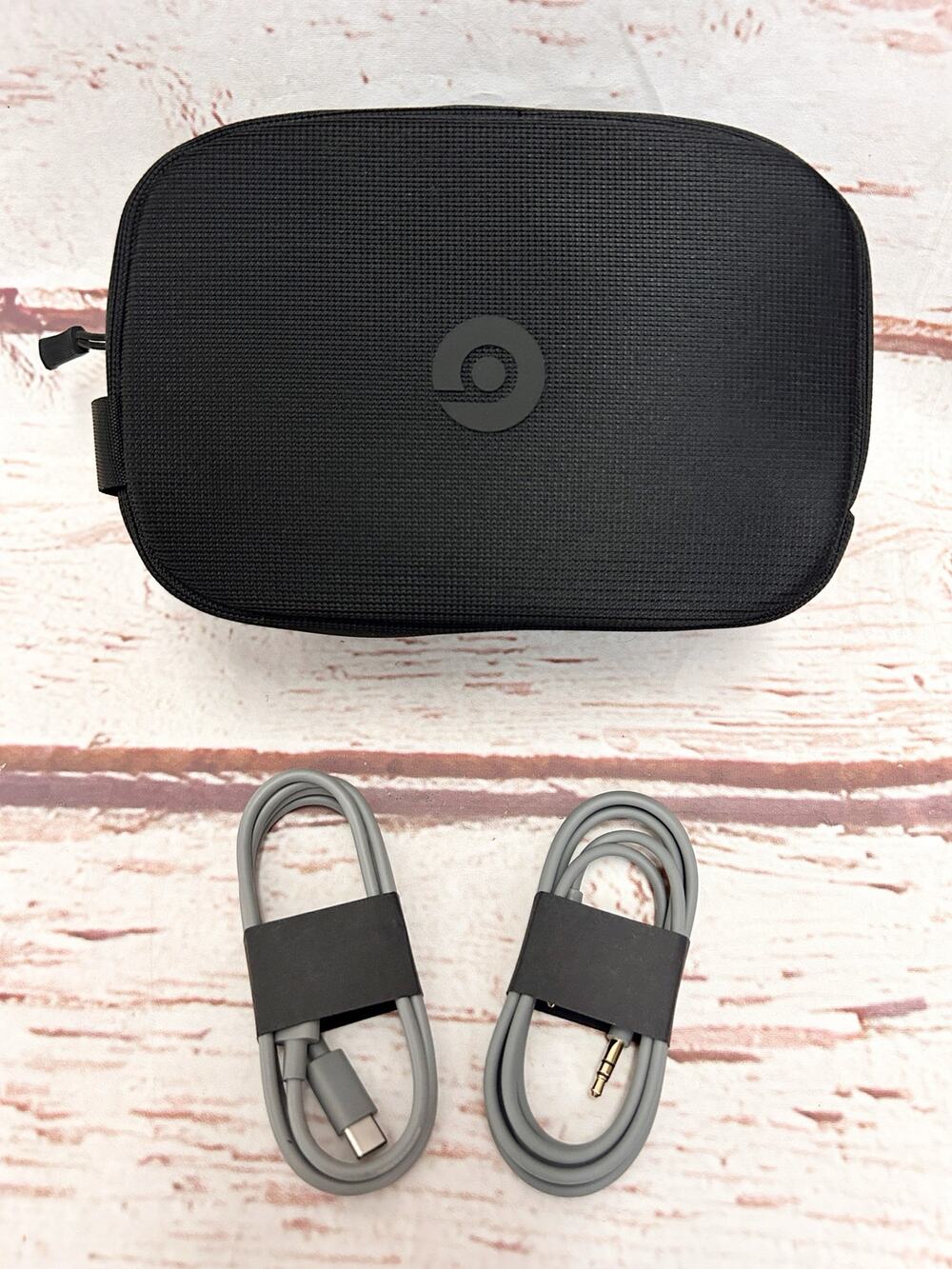 BEATS BY DRE Replacement Headphone Storage Case Charging Audio Cables Bundle